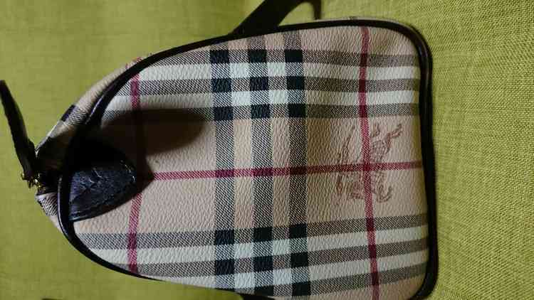 バーバリー レディース ハンドバッグ クラッシックチェック　（ブランドバッグ）の商品画像 - 査定依頼日：2019年7月23日 - 最高査定価格：10,000円