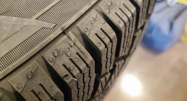 MAK18インチホイール YORK×ノキアン ハッカペリッタ R5（カー用品）の商品画像 - 査定依頼日：2025年9月12日 - 最高査定価格：12,000円