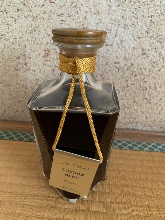 マーテル　コルドンブルー　バカラ（お酒）の商品画像 - 査定依頼日：2025年1月5日 - 最高査定価格：38,000円