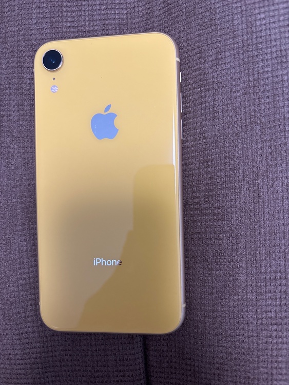 iPhone iPhoneXR 128GB au（スマホ）の商品画像 - 査定依頼日：2026年7月31日 - 最高査定価格：10,500円