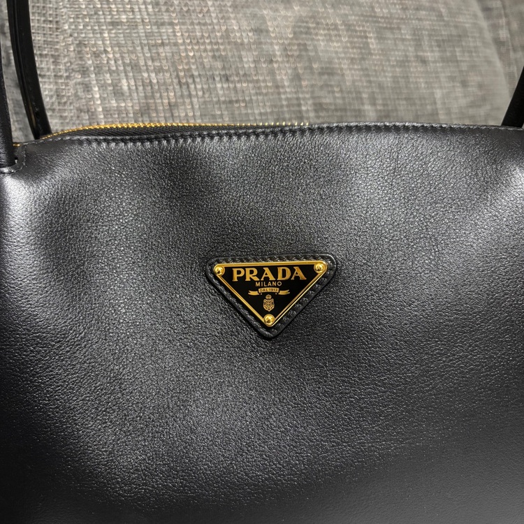 プラダ  （ブランドバッグ）の商品画像 - 査定依頼日：2025年9月4日 - 最高査定価格：243,000円