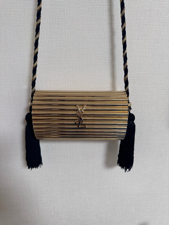 イブサンローラン  （ブランドバッグ）の商品画像 - 査定依頼日：2025年4月1日 - 最高査定価格：75,000円