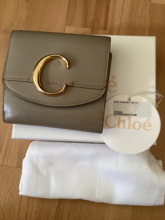 お財布（ブランド財布・小物）の商品画像 - 査定依頼日：2025年6月17日 - 最高査定価格：3,500円