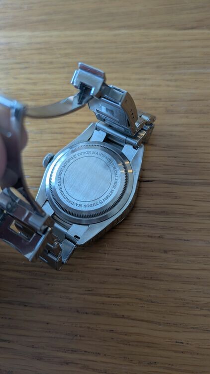 チューダー ブラックベイ M79230（高級時計）の商品画像 - 査定依頼日：2025年9月2日 - 最高査定価格：370,000円