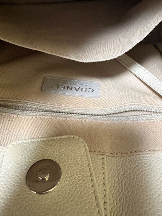 ドーヴィル　レザー（ブランドバッグ）の商品画像 - 査定依頼日：2026年4月2日 - 最高査定価格：220,000円