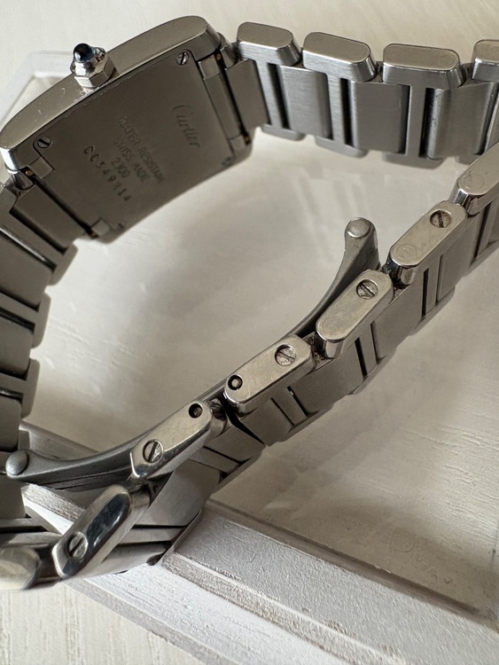 タンクフランセーズSM W51008Q3 2300（高級時計）の商品画像 - 査定依頼日：2025年9月10日 - 最高査定価格：320,000円