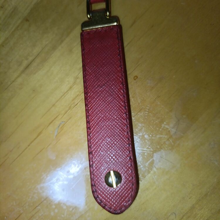 キーホルダー（ブランド財布・小物）の商品画像 - 査定依頼日：2025年9月5日 - 最高査定価格：3,000円