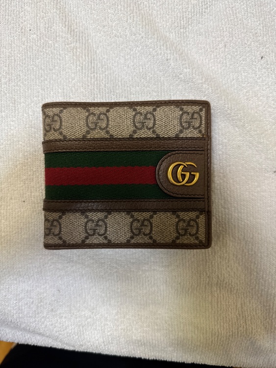 GUCCI 二つ折り財布 597609 シェリーライン（ブランド財布・小物）の商品画像 - 査定依頼日：2025年10月11日 - 最高査定価格：9,000円