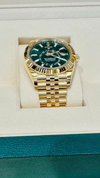 ロレックス スカイドゥエラー 336938（高級時計）の商品画像 - 査定依頼日：2025年7月20日 - 最高査定価格：11,500,000円