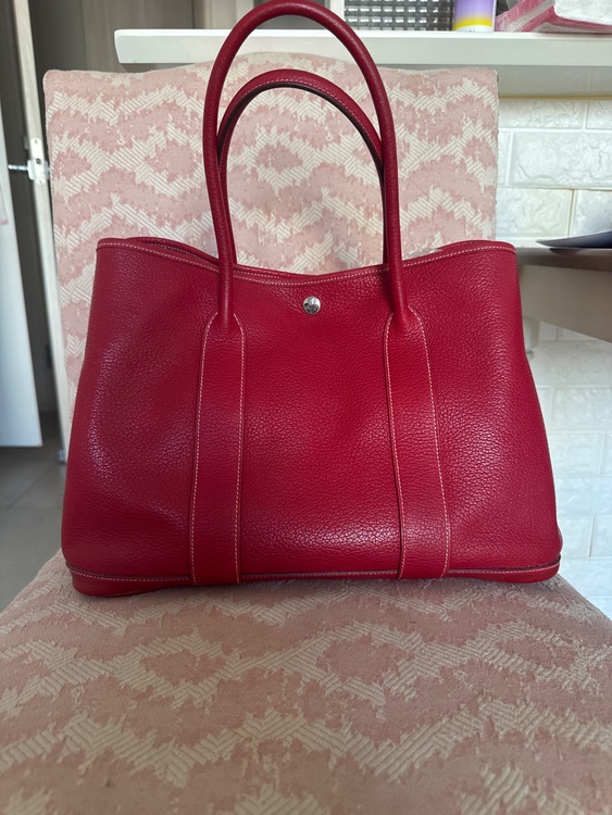 ネゴンダ（ブランドバッグ）の商品画像 - 査定依頼日：2025年10月6日 - 最高査定価格：270,000円