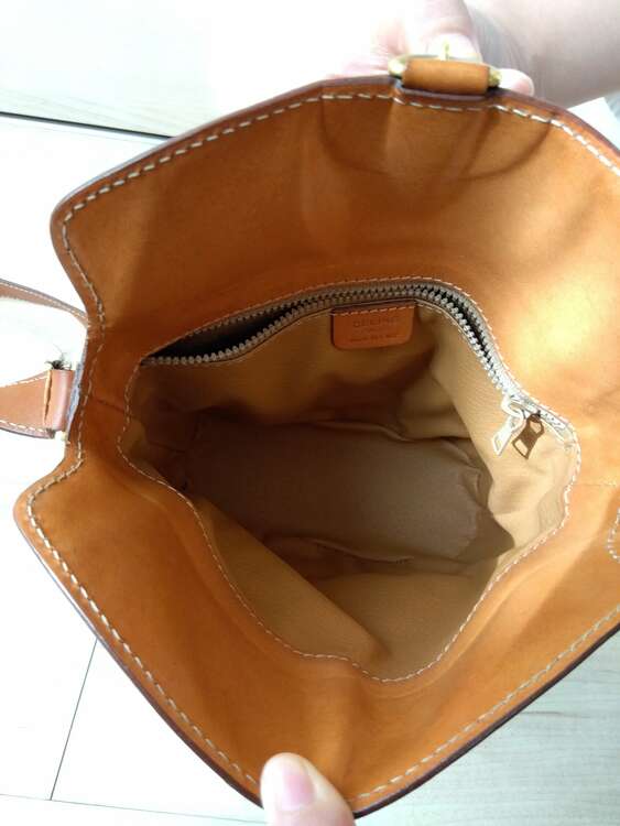 セリーヌ  （ブランドバッグ）の商品画像 - 査定依頼日：2025年5月3日 - 最高査定価格：31,000円