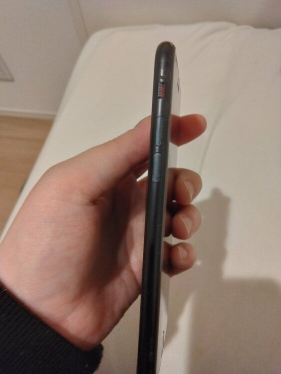 iPhone7 32GB SIMフリー（スマホ）の商品画像 - 査定依頼日：2026年3月1日 - 最高査定価格：1,500円