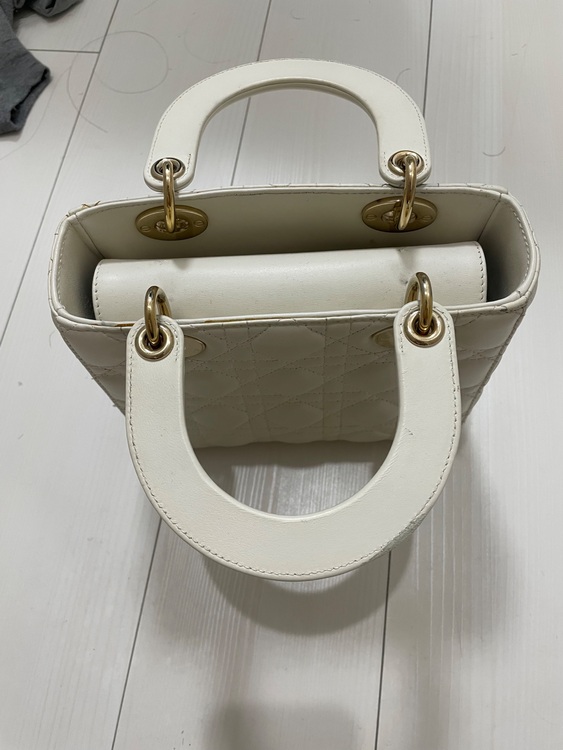 ディオール  （ブランドバッグ）の商品画像 - 査定依頼日：2025年6月27日 - 最高査定価格：300,000円