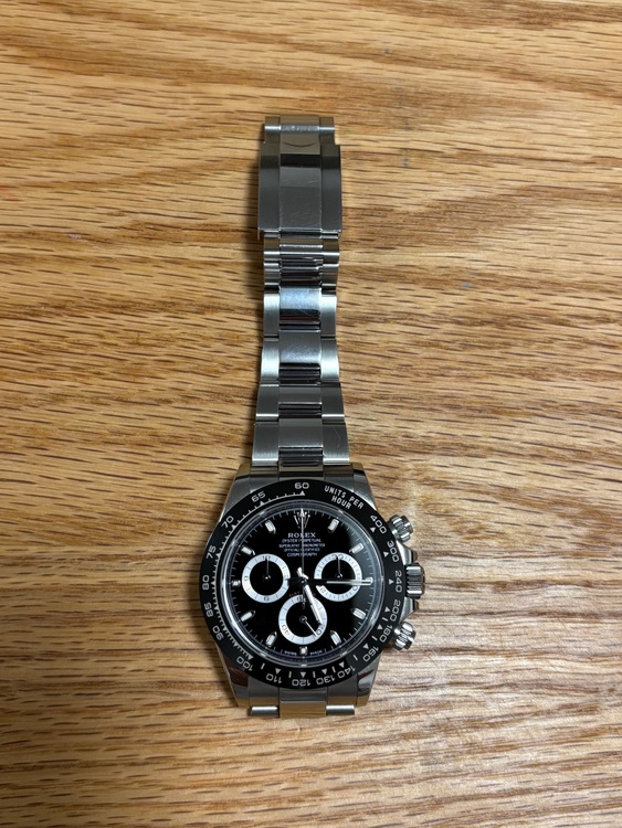 ロレックス デイトナ 116500Ln（高級時計）の商品画像 - 査定依頼日：2025年11月15日 - 最高査定価格：4,200,000円