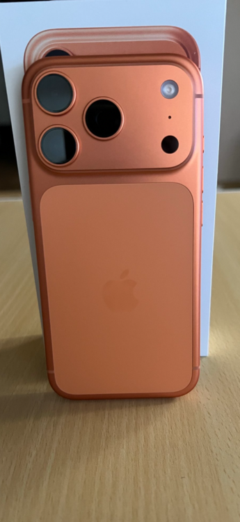 iPhone 17 Pro 256GB au（スマホ）の商品画像 - 査定依頼日：2026年4月17日 - 最高査定価格：150,000円