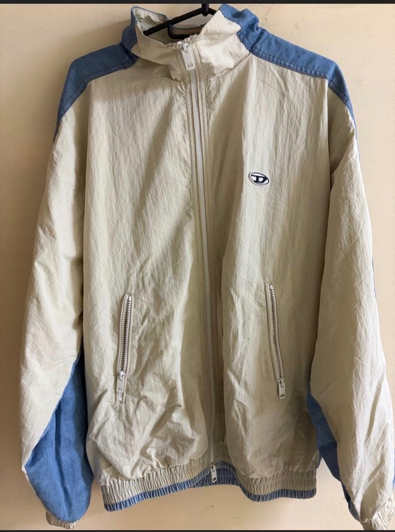 ナイロンジャケット/50/ナイロン/IVO/A10432/デニムナイロンミックス（古着・ファッション）の商品画像 - 査定依頼日：2026年9月9日 - 最高査定価格：8,000円