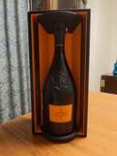 シャンパン ヴーヴ・クリコ （お酒）の商品画像 - 査定依頼日：2024年3月12日 - 最高査定価格：10,000円