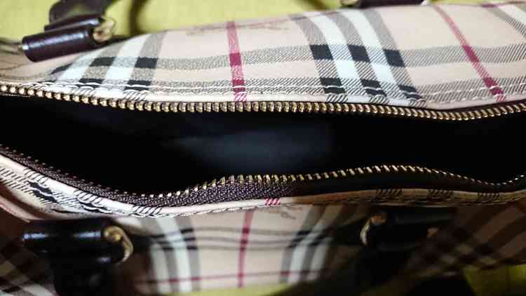 バーバリー レディース ハンドバッグ クラッシックチェック　（ブランドバッグ）の商品画像 - 査定依頼日：2019年7月23日 - 最高査定価格：10,000円