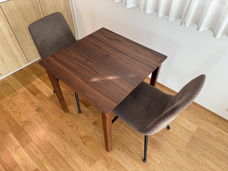 ダイニングテーブル（家具・寝具）の商品画像 - 査定依頼日：2025年12月14日 - 最高査定価格：3,000円