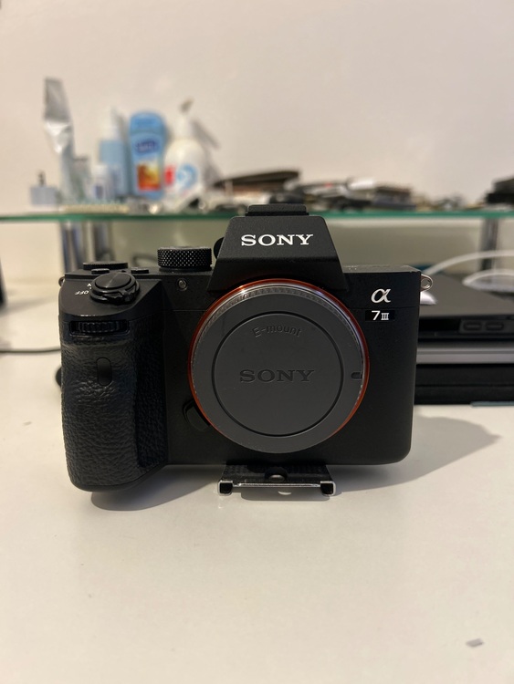 a7Ⅲ（カメラ）の商品画像 - 査定依頼日：2025年10月8日 - 最高査定価格：120,000円