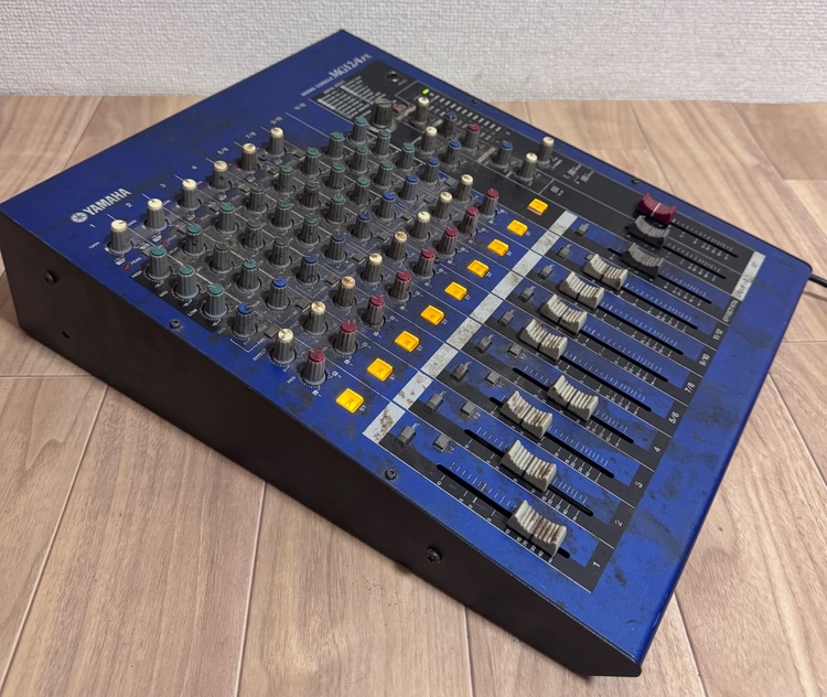 YAMAHA MG12/4FX アナログミキサー 電源アダプター付属（CD・DVD）の商品画像 - 査定依頼日：2026年2月26日 - 最高査定価格：6,000円
