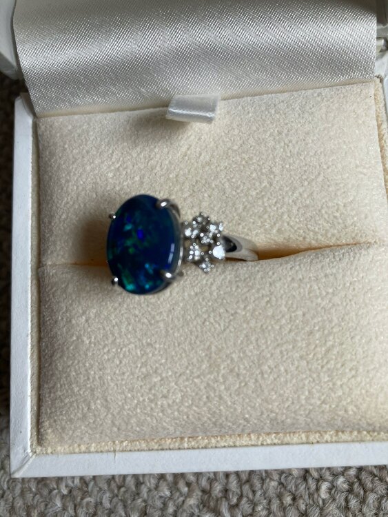 田崎真珠のオパールの指輪（宝石）の商品画像 - 査定依頼日：2024年2月29日 - 最高査定価格：300,000円