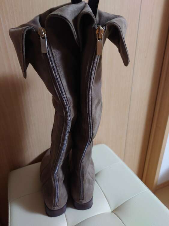 ロングブーツ（古着・ファッション）の商品画像 - 査定依頼日：2025年2月23日