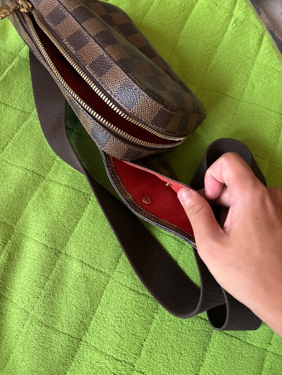 ショルダーバッグ（古着・ファッション）の商品画像 - 査定依頼日：2025年8月9日 - 最高査定価格：50,000円