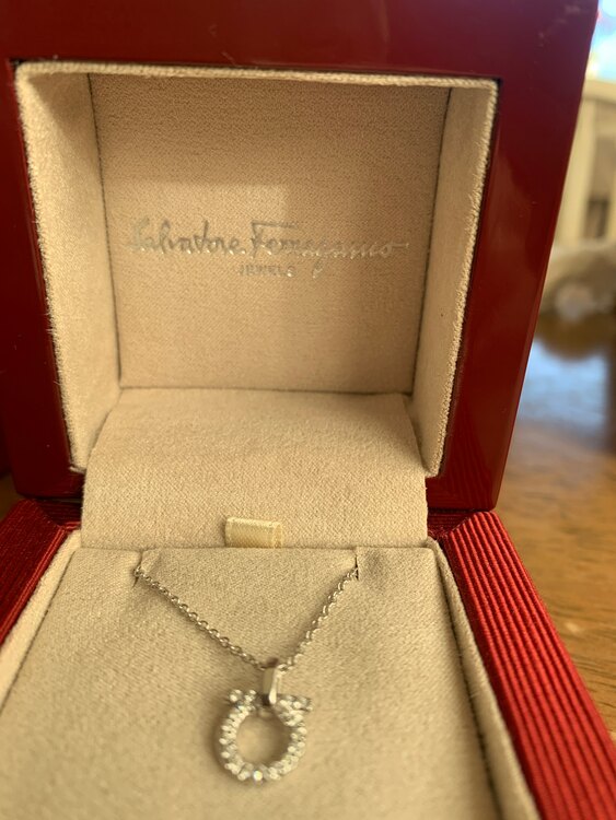 フェラガモ（金・貴金属）の商品画像 - 査定依頼日：2025年1月22日 - 最高査定価格：40,000円