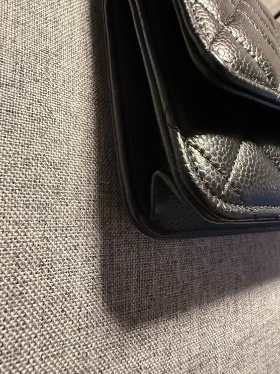 シャネル ココマーク チェーン ウォレットマトラッセショルダーバッグキャビアスキ（ブランドバッグ）の商品画像 - 査定依頼日：2025年12月21日 - 最高査定価格：200,000円