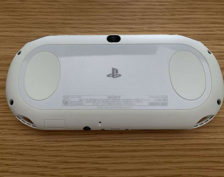 PlayStation Vita Wi-Fiモデル (PCH-2000ZA12)（ゲーム機本体・ゲームソフト）の商品画像 - 査定依頼日：2023年9月26日 - 最高査定価格：10,000円