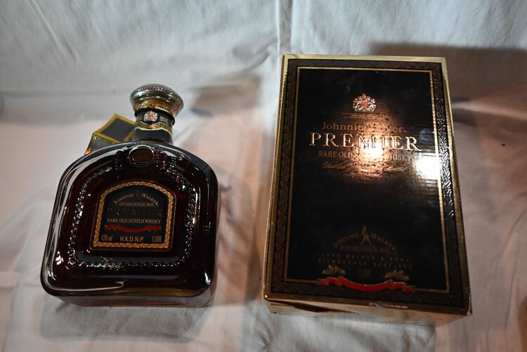 ウイスキー ジョニーウォーカー （お酒）の商品画像 - 査定依頼日：2025年7月1日 - 最高査定価格：8,000円