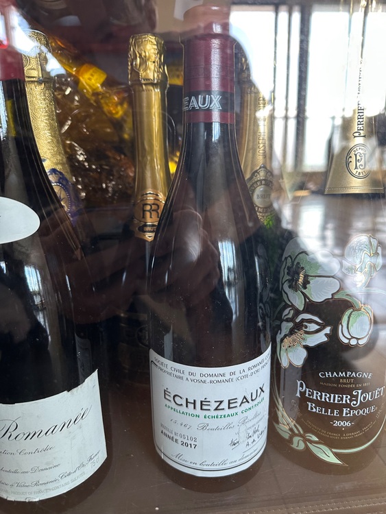 ワイン エシェゾー （お酒）の商品画像 - 査定依頼日：2025年8月1日 - 最高査定価格：320,000円