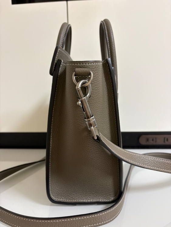 セリーヌ  （ブランドバッグ）の商品画像 - 査定依頼日：2026年4月22日 - 最高査定価格：200,000円