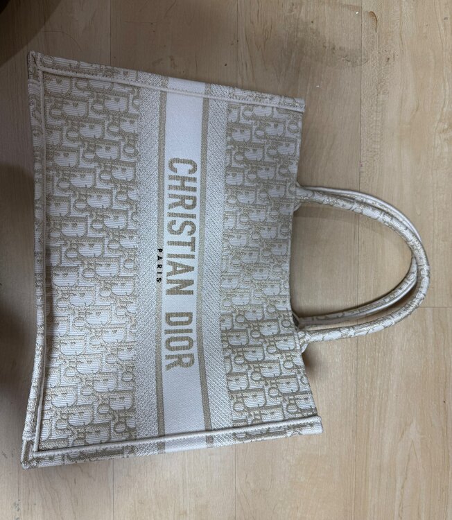 ディオール  （ブランドバッグ）の商品画像 - 査定依頼日：2025年5月15日 - 最高査定価格：300,000円