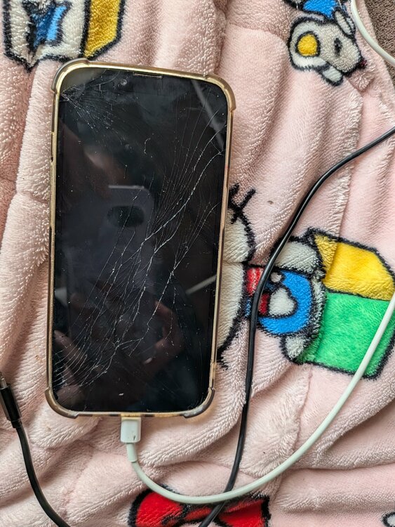 iPhone 13 128GB au（スマホ）の商品画像 - 査定依頼日：2026年3月8日 - 最高査定価格：20,000円