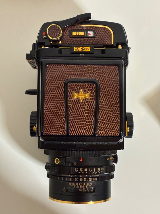 マミヤ RB67 Pro S ゴールデンリザード SEKOR-C 127mm F3.8（カメラ）の商品画像 - 査定依頼日：2026年10月6日 - 最高査定価格：200,000円