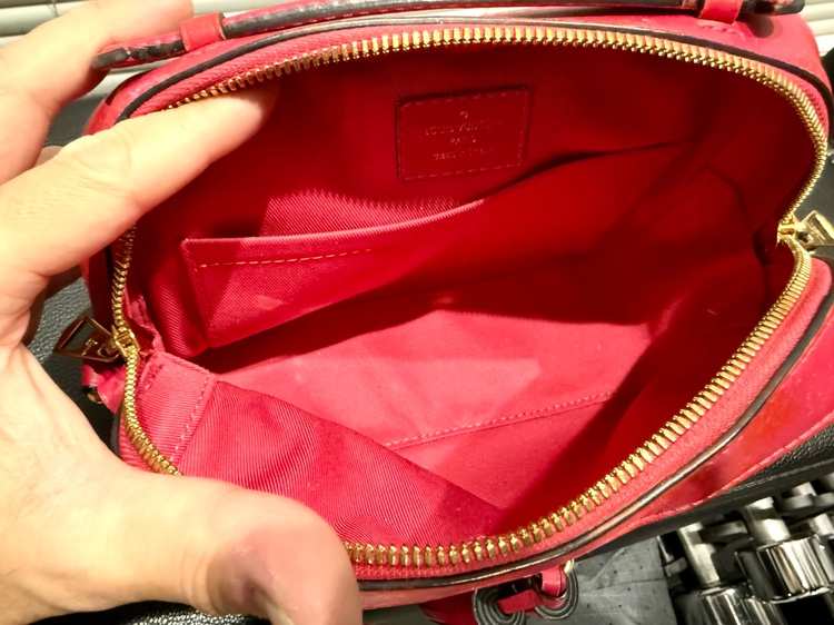 サントンジュ（ブランドバッグ）の商品画像 - 査定依頼日：2025年12月19日 - 最高査定価格：120,000円