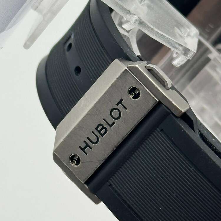 ウブロ ビックバン 601.NM.0173.LR（高級時計）の商品画像 - 査定依頼日：2025年4月16日 - 最高査定価格：1,400,000円