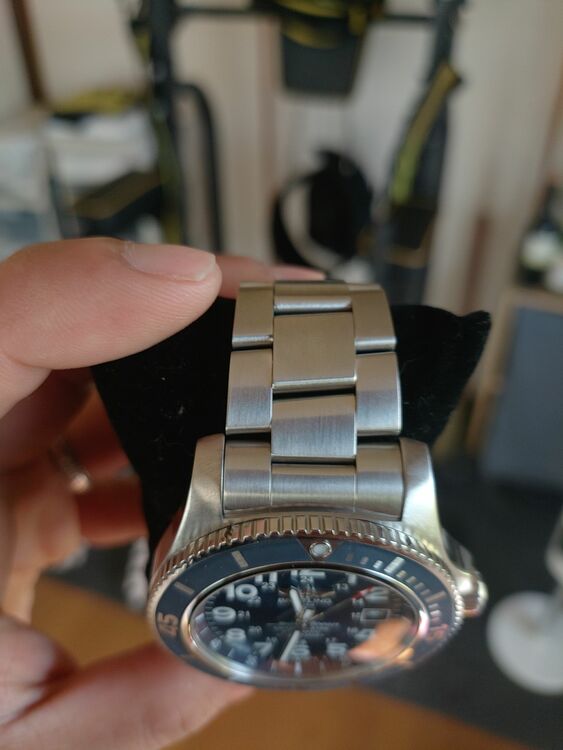 ブライトリング スーパーオーシャン （高級時計）の商品画像 - 査定依頼日：2025年9月23日 - 最高査定価格：270,000円