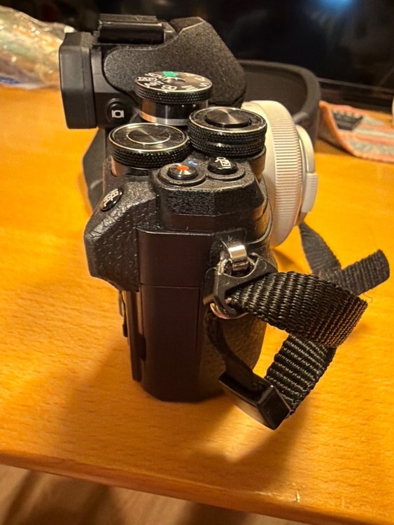 OLYMPUS OM-D E-M10（カメラ）の商品画像 - 査定依頼日：2026年5月10日 - 最高査定価格：20,100円
