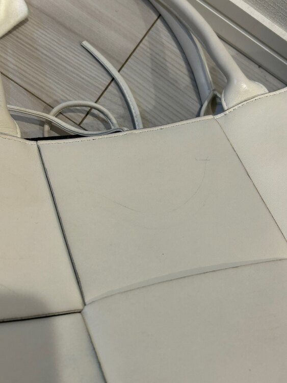 ボッテガ・ヴェネタ  （ブランドバッグ）の商品画像 - 査定依頼日：2025年4月7日 - 最高査定価格：138,000円