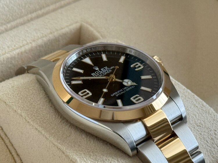 ロレックス エクスプローラー 12427（高級時計）の商品画像 - 査定依頼日：2025年4月26日 - 最高査定価格：1,300,000円