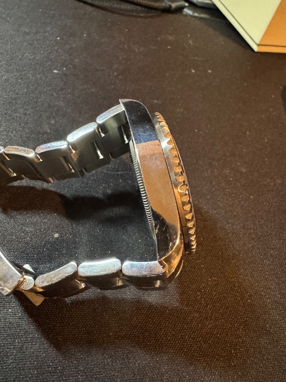 ロレックス GMTマスター 126710BLNR（高級時計）の商品画像 - 査定依頼日：2025年10月26日 - 最高査定価格：2,580,000円