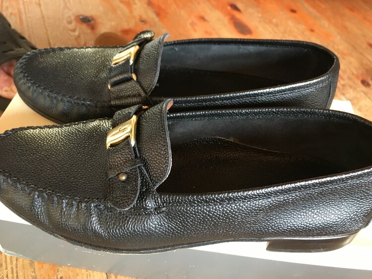 フェラガモメンズ革靴（古着・ファッション）の商品画像 - 査定依頼日：2024年12月1日 - 最高査定価格：999円