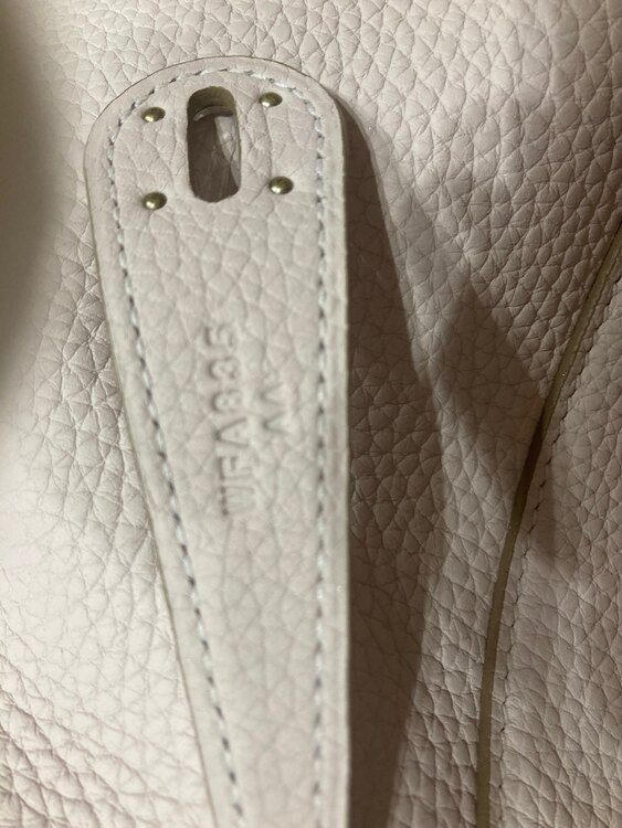 リンディ26 モーヴパール（ブランドバッグ）の商品画像 - 査定依頼日：2025年1月14日 - 最高査定価格：1,100,000円