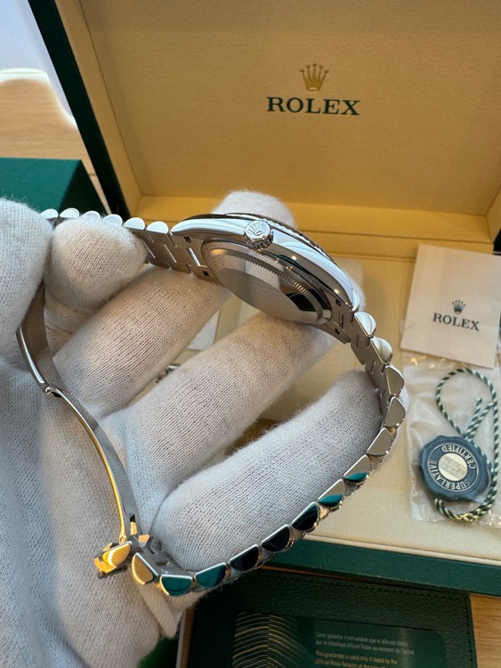 デイデイト36  128239 ピンクオパール（高級時計）の商品画像 - 査定依頼日：2025年8月2日 - 最高査定価格：7,100,000円