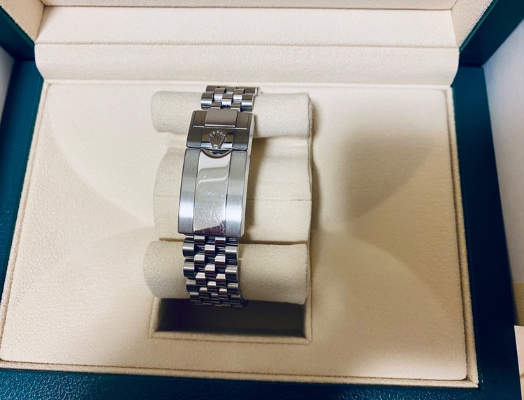 GMTマスター 126710BLNR（高級時計）の商品画像 - 査定依頼日：2026年1月24日 - 最高査定価格：2,920,000円