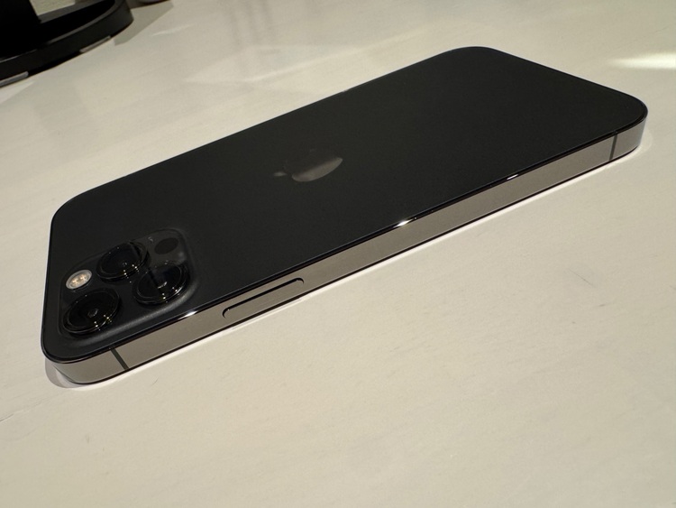 iPhone12Pro 512GB（スマホ）の商品画像 - 査定依頼日：2025年9月26日 - 最高査定価格：49,000円