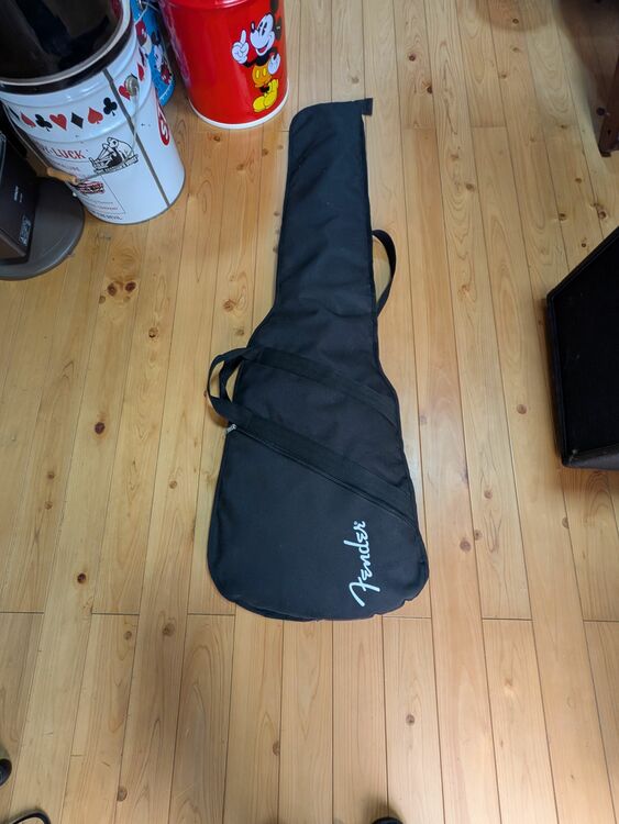 ムスタングバスメキシコ（ピアノ・楽器・PA機材）の商品画像 - 査定依頼日：2025年10月1日 - 最高査定価格：51,000円